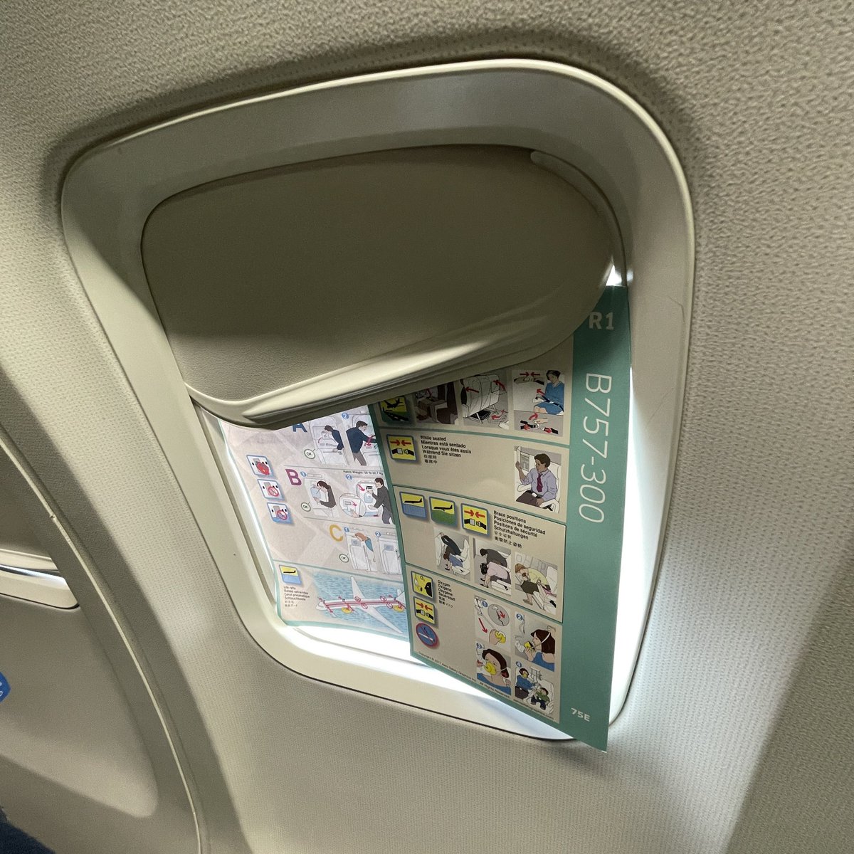 JeffreyLustick's tweet photo. Really @united?

The problem. The solution. 

#UAL, with aircraft maintenance, not even the little things should be overlooked. 

I wonder what else is wrong with this B753 today? 

UAL 611 to LAS.
5A. Seat 4A has the same exact problem.

#squawks #squawkdirtytome #unitedairlines https://t.co/0FKKxFVGRm