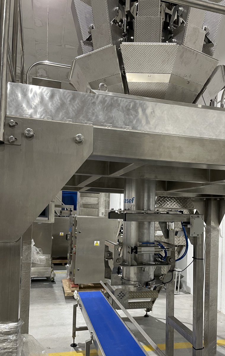 envasef_sat's tweet photo. Finalizada la fabricación, en colaboración con Victor Oscametal, de un nuevo modelo de llenadora de sacos para integrarla en nuestras líneas de #dosificado con #pesadora #multicabezal. La próxima semana empezaremos con las pruebas. https://t.co/QLzxAx0n1o
