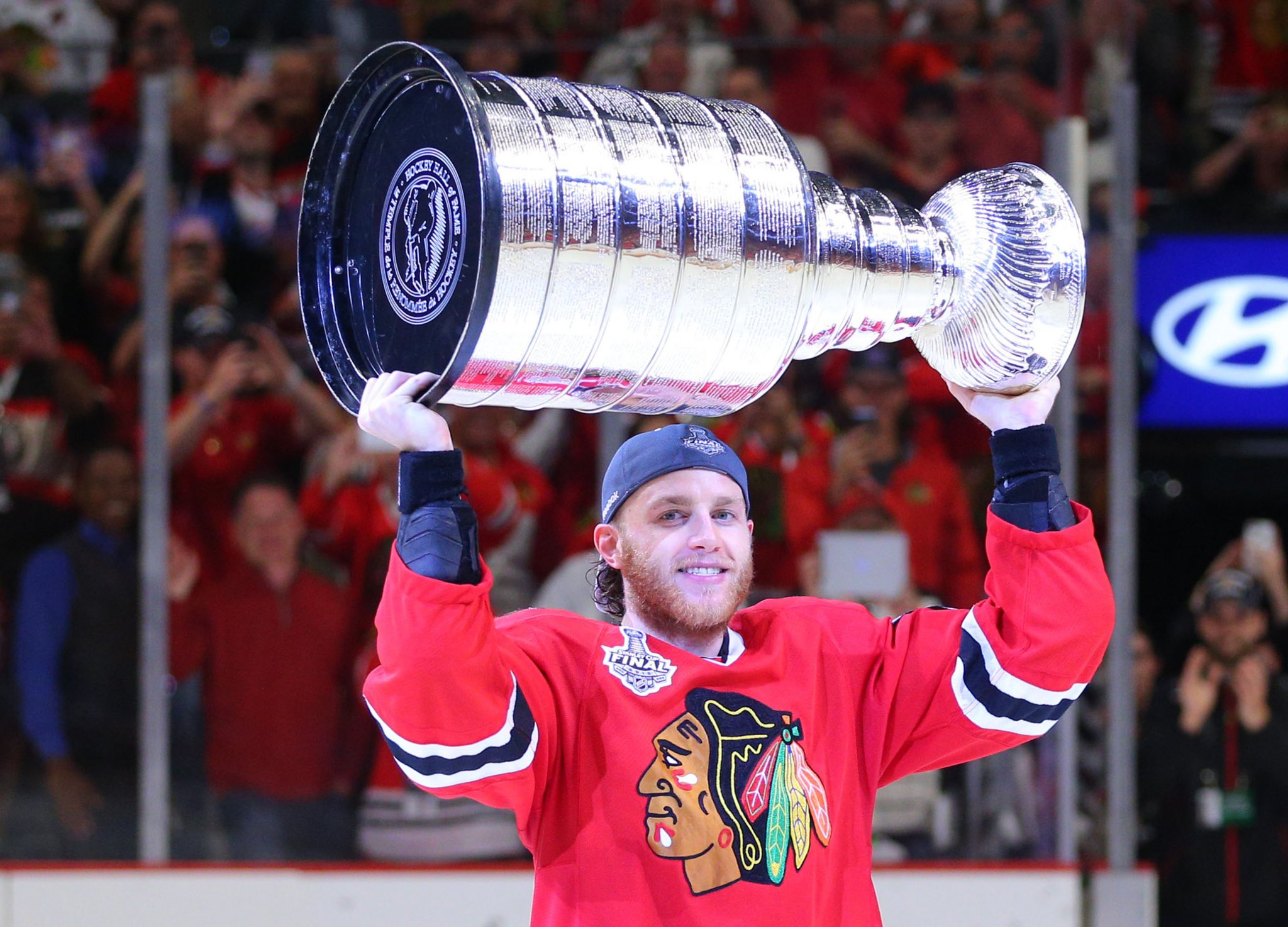 Happy 33rd Birthday to the American Patrick Kane! 