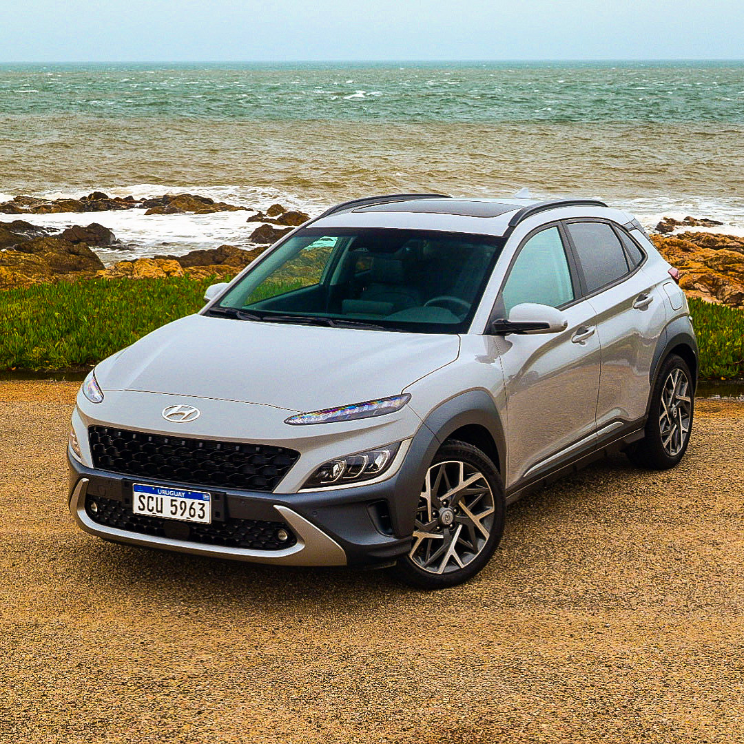 AutoblogUY's tweet photo. Probamos al @Hyundaiuy #KonaHybrid y en algunas semanas más podrán leer la evaluación completa en https://t.co/ep0ECDCleZ #Hyundai #HyundaiKona #HyundaiKonaHEV #KonaHybrid2021 #Crossover #HEV #HyundaiSmartSense #HyundaiElectric #Hybrid #Fidocar 🇰🇷⚡️🔋 https://t.co/6NXUzniYUD