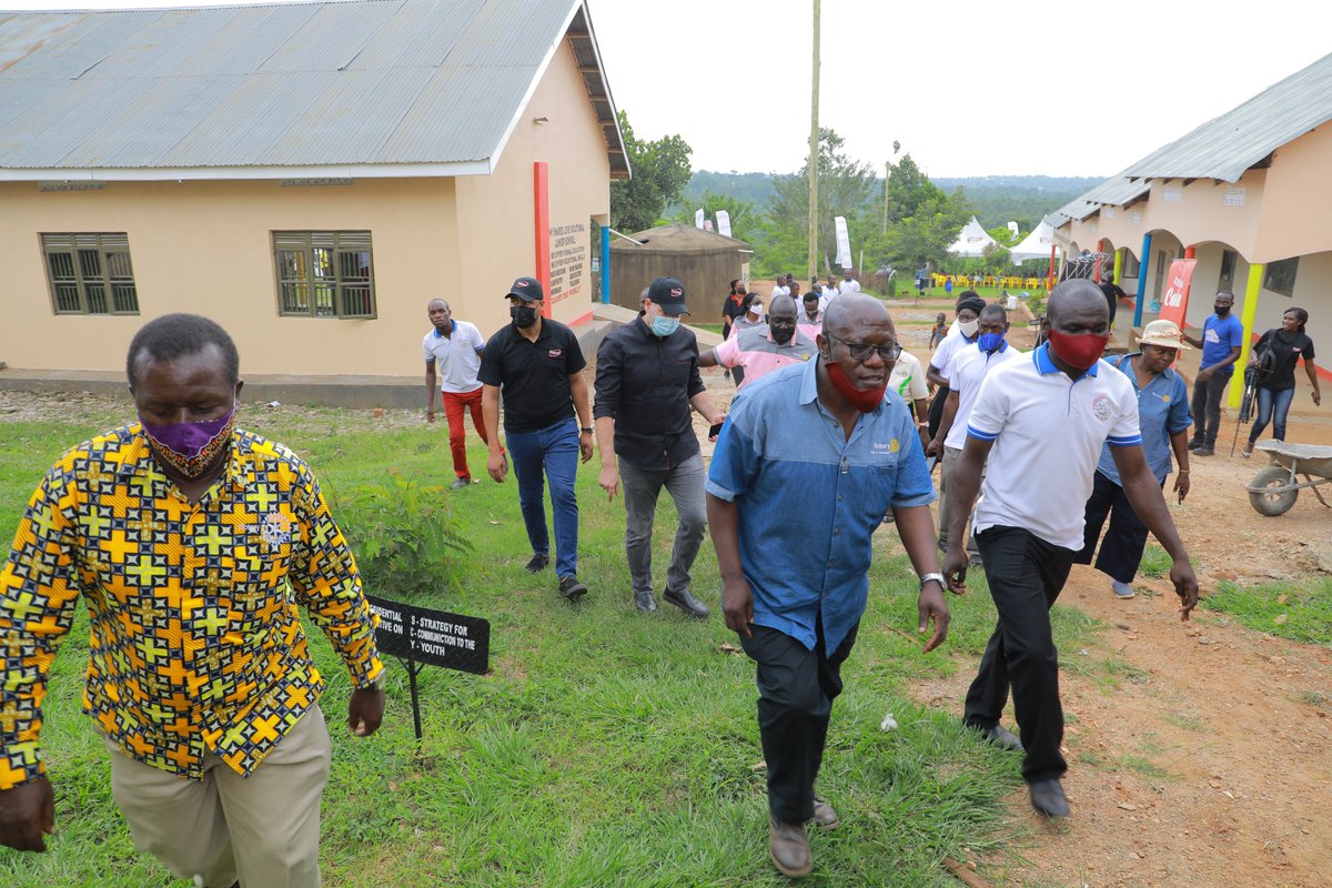 RihamUG's tweet photo. Today in commemoration of the world children’s day, we have launched together with the Rotary club of Kasangati the completion of “Shared Love School”  located in Makukuba Village.
#Rihamcares #RihamMakukubaProject https://t.co/5FuXatTsYZ