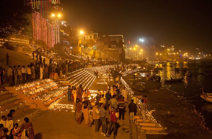 Avnivyas19Avni's tweet photo. @VidyutJammwal Subh Sandhya Vidyut 
#DevDiwali #DevDeepwali #kartikpoornima
#KartikaPurnima #KartikPurnima2021 https://t.co/vqF36AKDYa