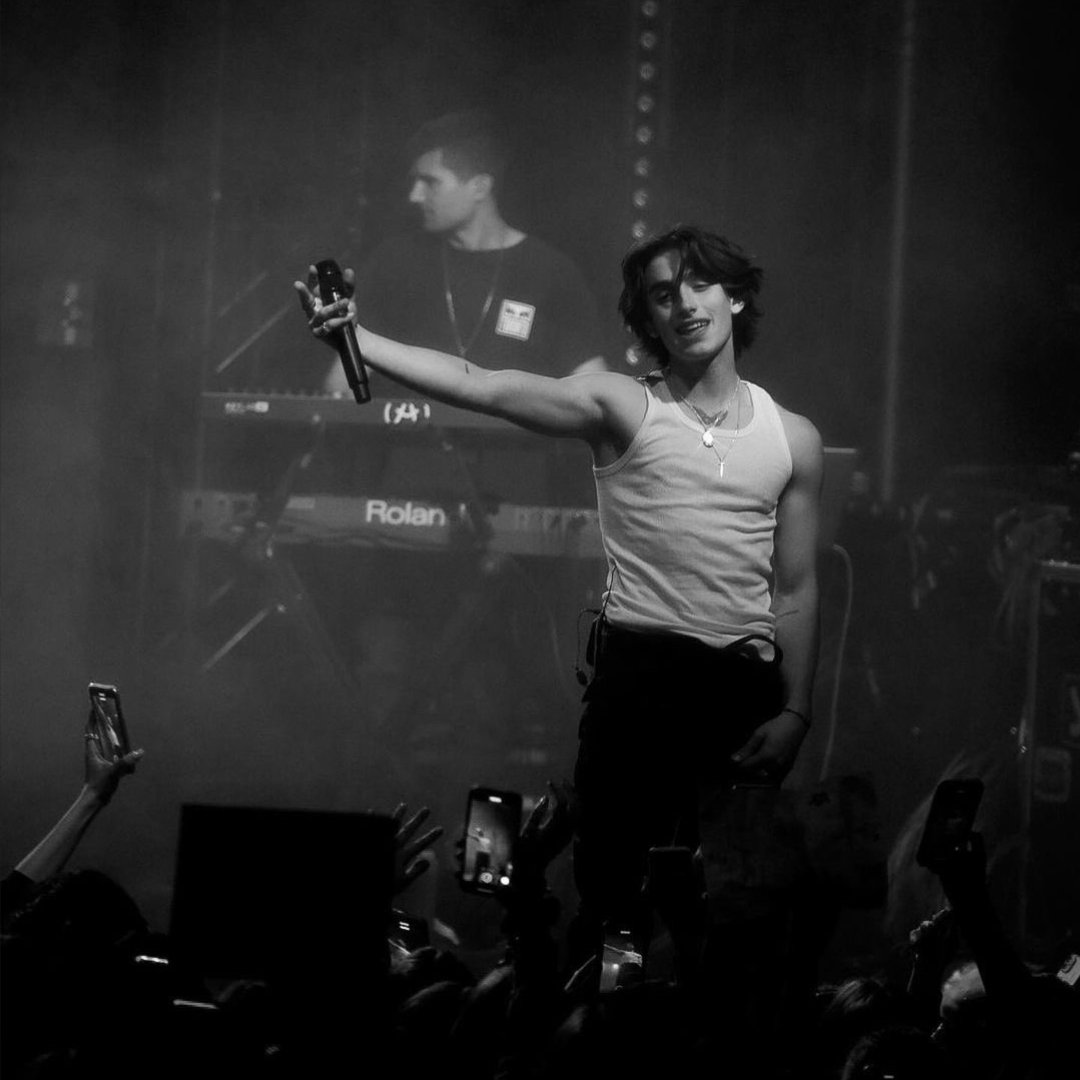 jvothinker's tweet photo. one thing about johnny orlando hes gonna SING https://t.co/fzouG0lk1M