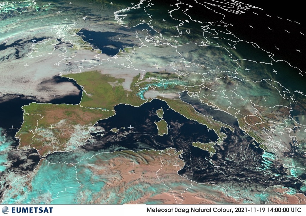 WetterKontor's tweet photo. #Satellitenbild: Südwest-#Europa heute Nachmittag, fast wolkenlos in Süd-#Frankreich und Nord-#Spanien, Hochnebel in der #Poebene: https://t.co/ID3k2vangK https://t.co/ExW3EokSQO