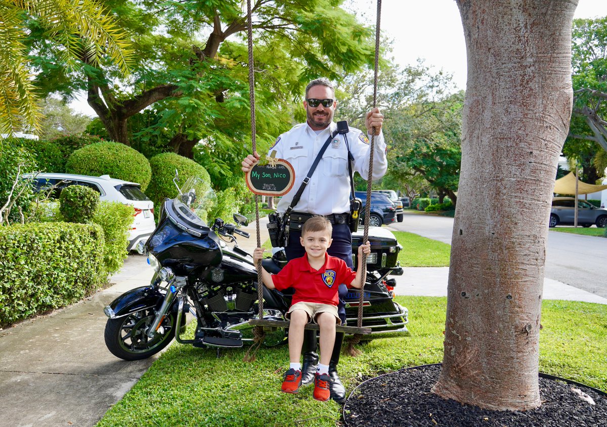 ftlauderdalepd's tweet photo. For day2⃣ of #FLPD's #7DaysofThanks we are featuring Motor Unit Officer Wilson who is #thankful for his son Nico!

#FLPDProud https://t.co/ddbJ1NGKww