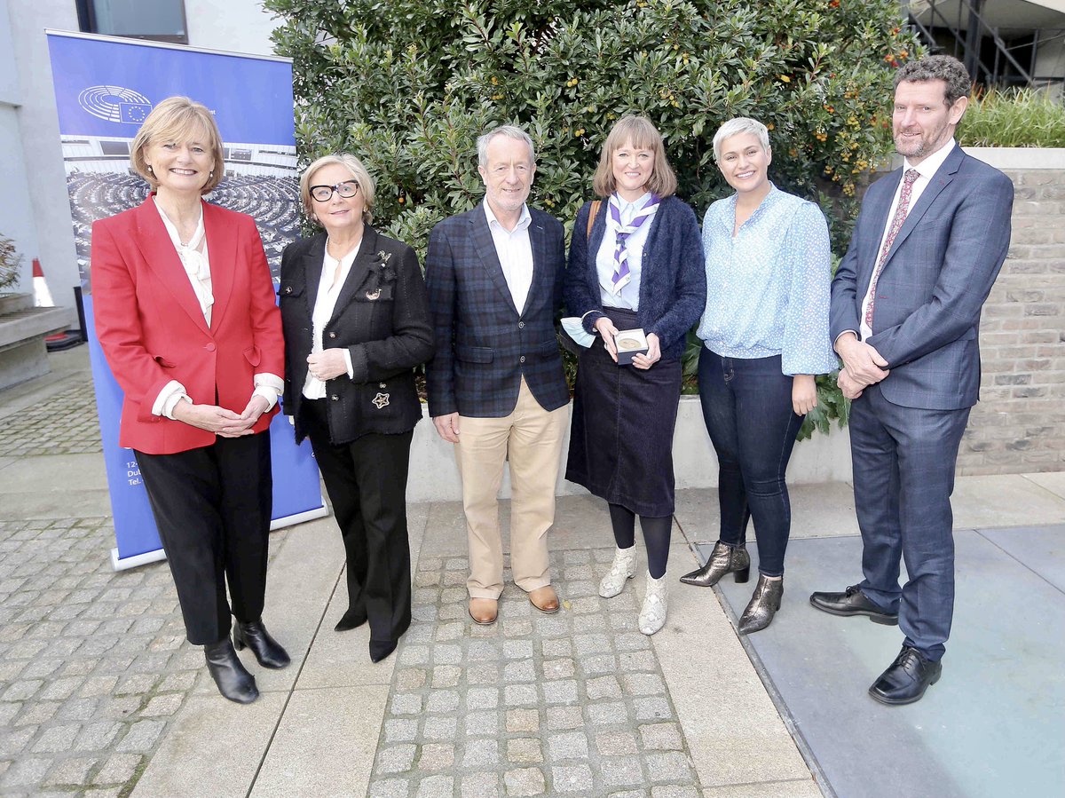 pjoriordan's tweet photo. @EPinIreland @Womens_Aid @CarersIreland @IrishGirlGuides @SeanKellyMEP @MariaWalshEU @ColmMarkey @FitzgeraldFrncs @DeirdreCluneMEP @sposhea @EuropeAccess A real pleasure and a privilege to be able to meet with and recognise the incredible work of these marvellous organisations. Congratulations on your well deserved awards 👏 #EUCitizensPrize https://t.co/U4iQhMVH2T