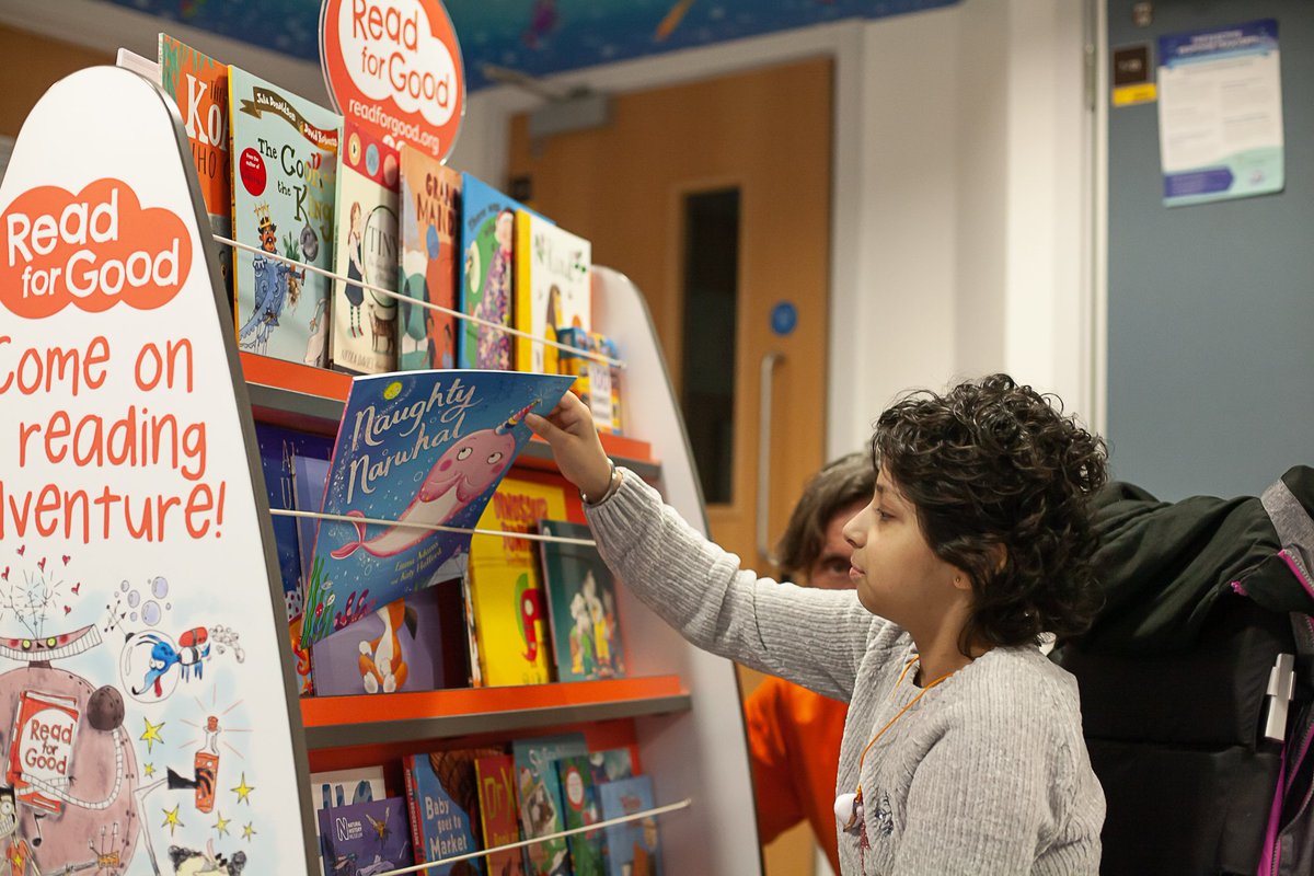 ReadforGoodUK's tweet image. A heartfelt thank you from Read for Good to the Norman Family Charitable Trust @normantrust for renewing its support of our hospital project with a £1,000 grant. This will help us deliver magical books and spellbinding stories to children in the Royal Devon and Exeter Hospital.