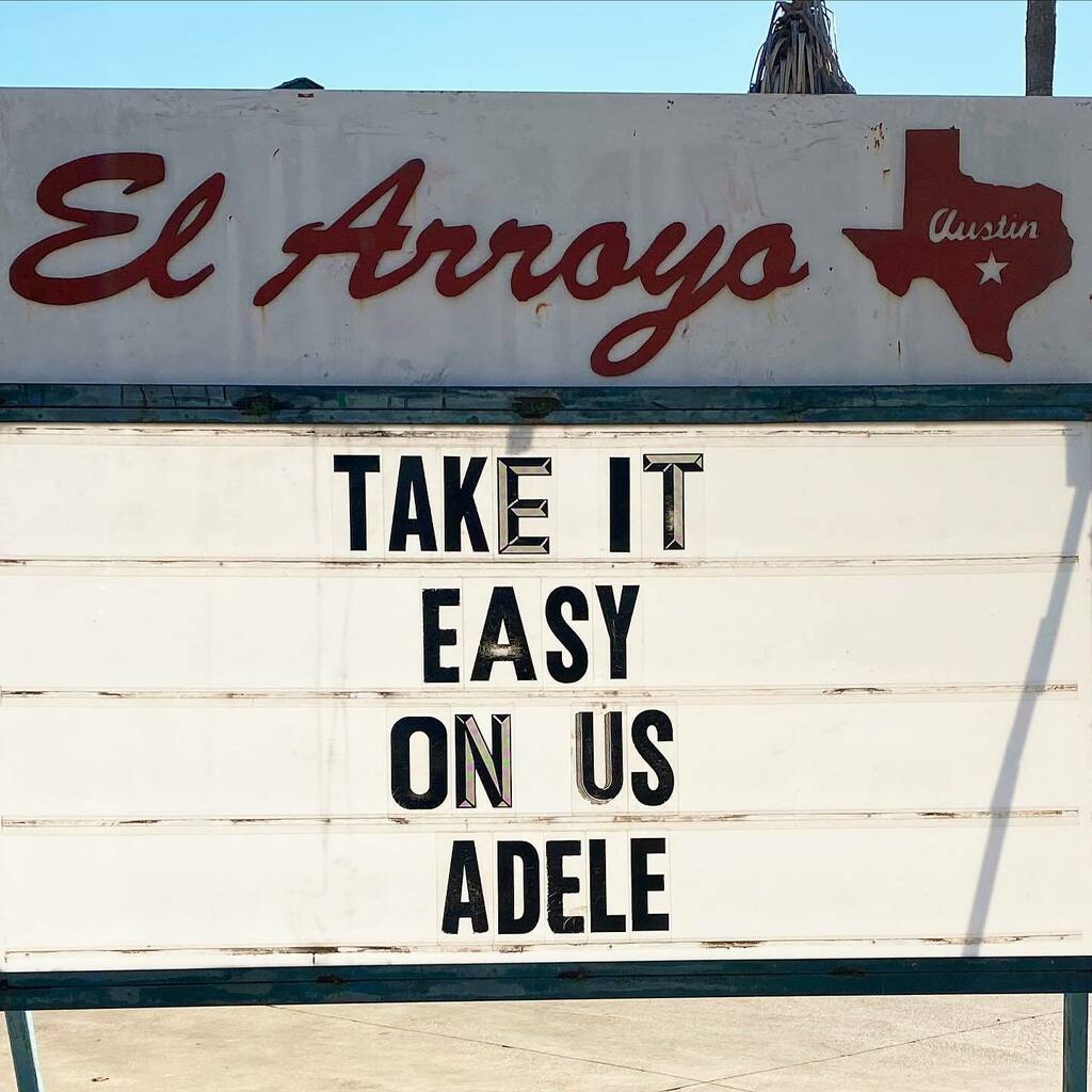 ElArroyo_ATX's tweet photo. Crying in the club rn https://t.co/jICsAQW7E5 https://t.co/qdk5KxhcIm