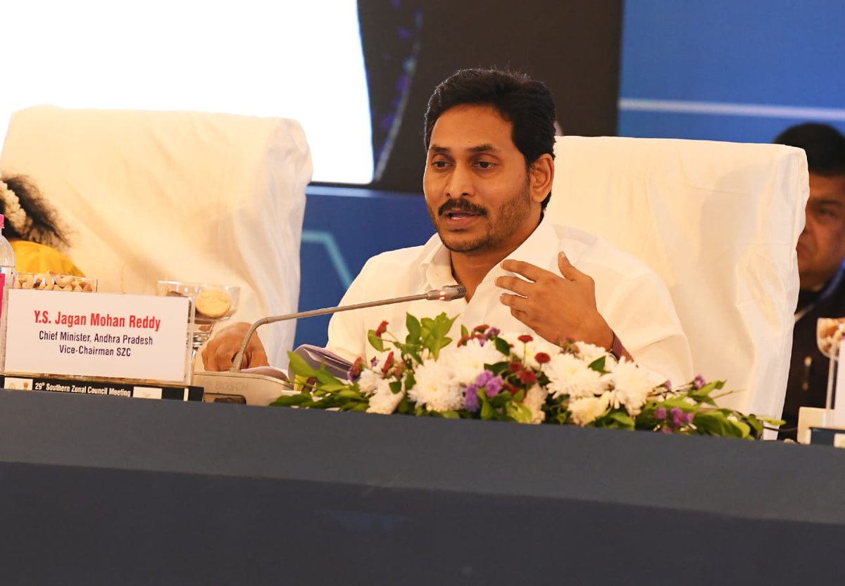 SDM_official1's tweet photo. BEST CM OF SOUTH INDIA.....

#YSJaganMarkGovernance #Stalin
#JaganMohanReddy #DMK #DMKGovt

Retweet 🔄                       Like ❤️ https://t.co/wgG6G4bK3s