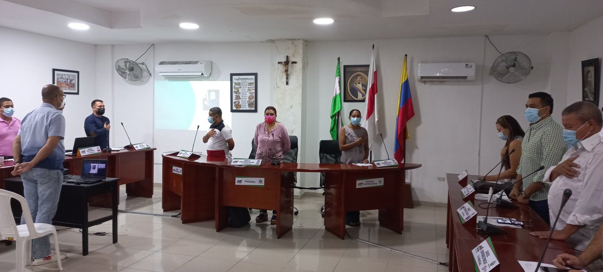 concejoBaranoa1's tweet photo. Sesión Ordinaria Correspondiente al día de hoy 19 de Noviembre del 2021, Citación ESE Hospital de Baranoa con la presencia de Nuestro gerente Dr. David Pelaez, Se realizó un acto insignie al Dr Fernándo Arteta vacunado con la dosis 70 mil en baranoa, logrando el 70%. https://t.co/AMgCq3NZgz