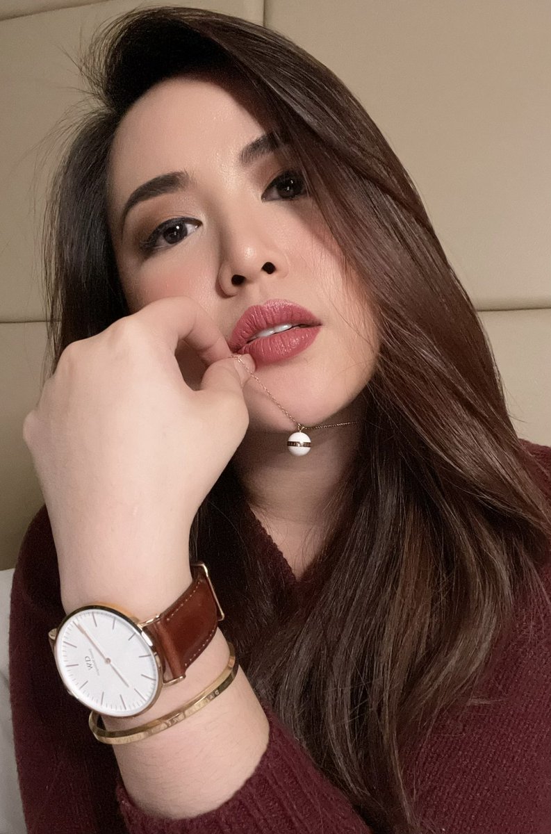 aidelacruz's tweet photo. Channeling RED autumn vibes this Black Friday SALE season! 🍁🍂♥️
⠀
50% OFF Daniel Wellington @itisDW until Nov 29 only! 🛒🎁
⠀
Get EXTRA 15% OFF with my discount code: 𝗮𝗶𝗱𝗰𝟭𝟱𝗗𝗪 👉 https://t.co/7Wo4j77QVm
FREE SHIPPING on all orders too! 📦 #DWPhilippines #DWinPH https://t.co/VbH2CUzDRl