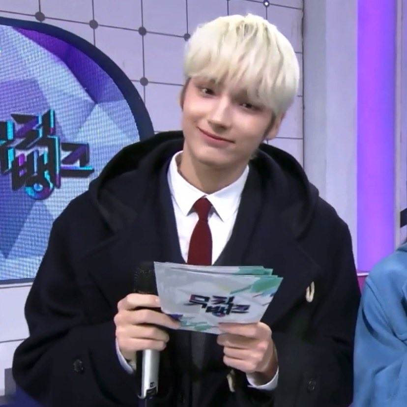 sunshine did amazing as always today!! thank you huening kai💖

i vote #txt for #MAMAVOTE