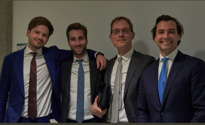 Bovendeslager's tweet photo. #Mannendag, #Afdeling #Breda #Tribtunaal neemt de aanvraag van deze #ongevaccineerde "manspersonen" om dit mee te vieren niet in behandeling.
Het gaat om mannen, Fascisten daar is geen plek voor. https://t.co/4PgriU85we