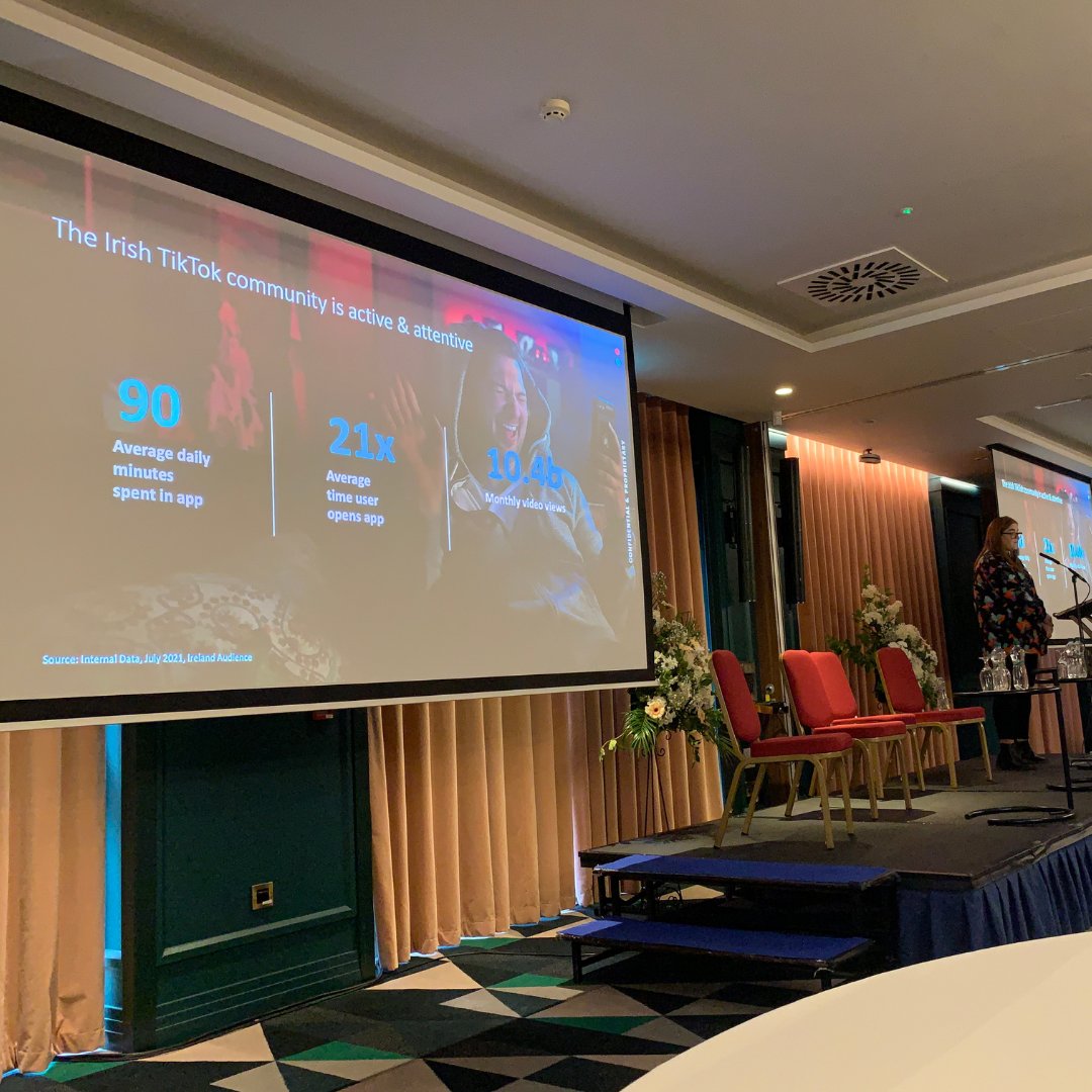 Honey+Buzz tweet media