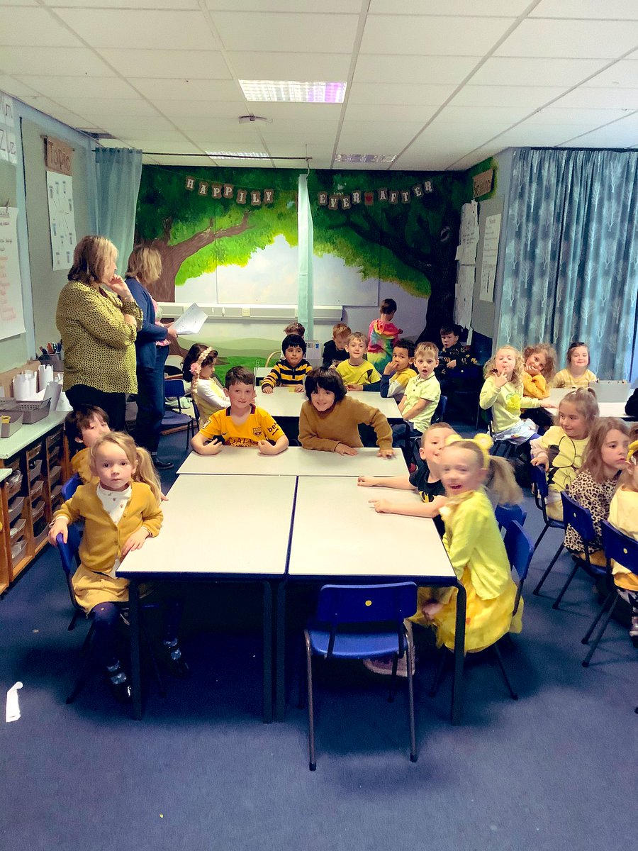 MsRafi7's tweet photo. We loved being colourful today to support Children in Need! 🌞 https://t.co/w0dUnq1J8y