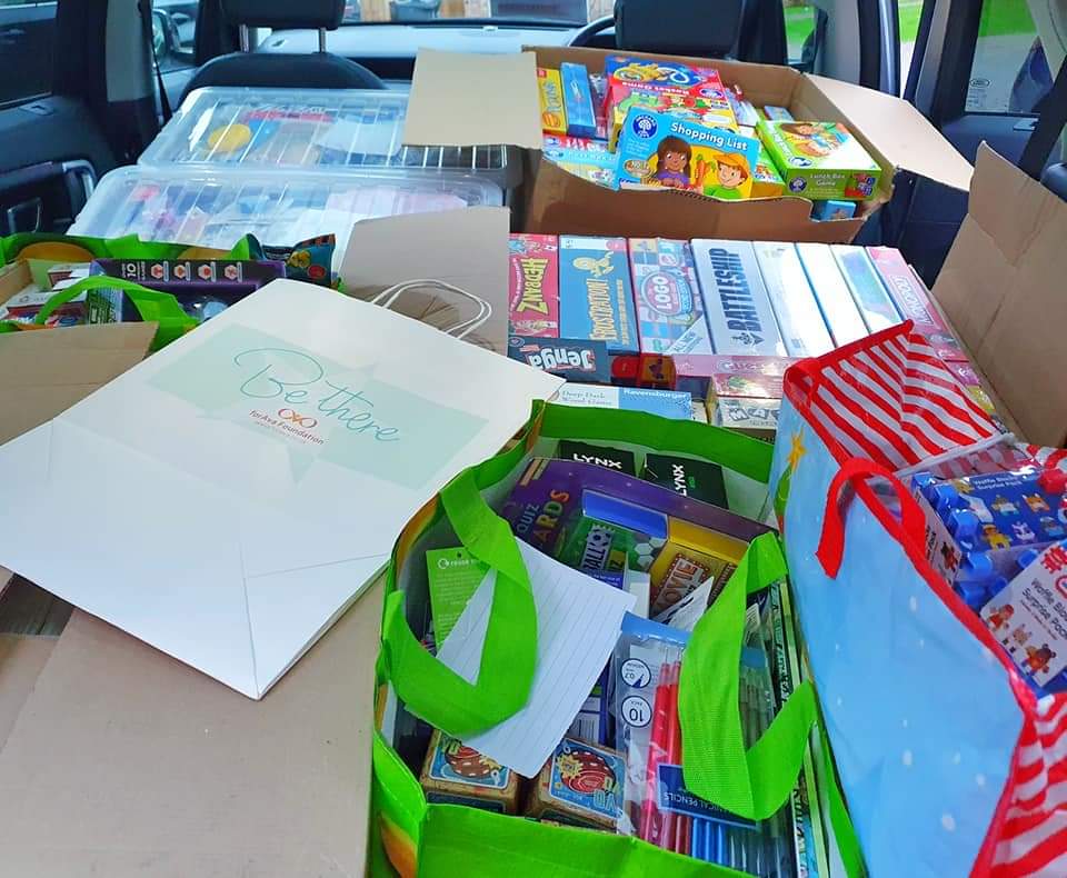 forAva Foundation (@foravafriends) on Twitter photo Absolutely delighted to have provided more Be There bags, toys and games to support young patients <a href="/Ward_3B/">Ward 3B @ Alder Hey</a> and lovely having a quick catch up with the amazing Pip ππMore on our fb page πfacebook.com/63293413342712β¦ Absolutely delighted to have provided more Be There bags, toys and games to support young patients <a href="/Ward_3B/">Ward 3B @ Alder Hey</a> and lovely having a quick catch up with the amazing Pip ππMore on our fb page πfacebook.com/63293413342712β¦