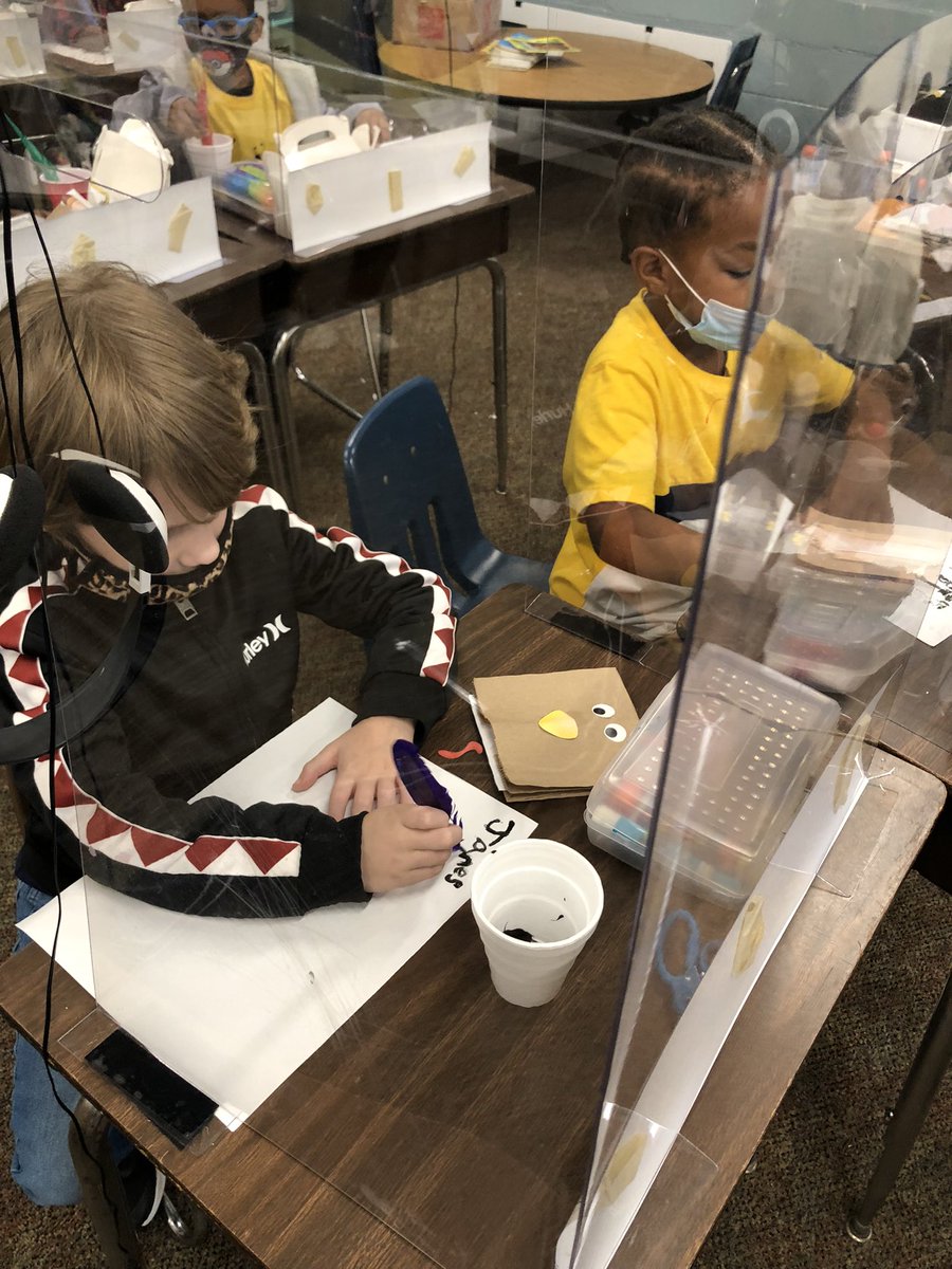 Colonial times writing with ink and a quill . Happy early Thanksgiving! <a href="/lonniebnelson/">LonnieBNelsonElem</a> <a href="/ACELBNE/">The Academy for Civic Engagement</a>