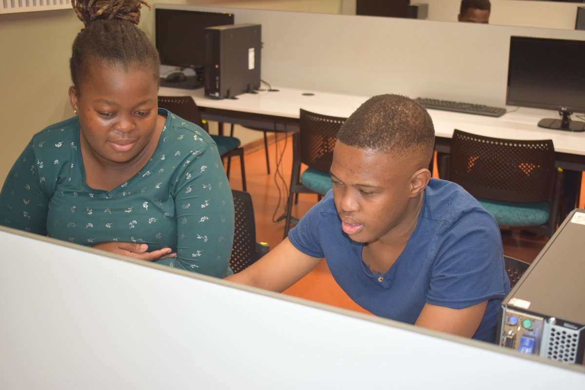 leeezo99's tweet photo. Teams prepping for 1st Presentations #NemisaDatathon @NCDevEco @MySPU @NEMISA_ @GeekulchaSPU @EWBSPU @GkssCut feeling that Hackathon vibe https://t.co/f6oIHH0UgP
