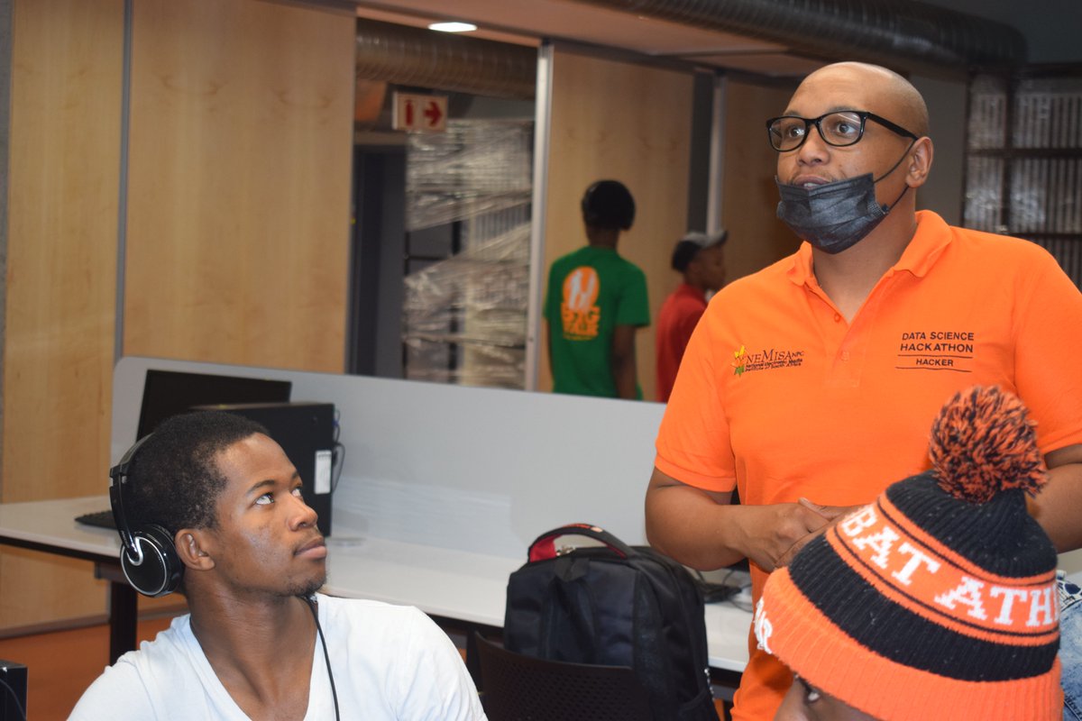 leeezo99's tweet photo. Teams prepping for 1st Presentations #NemisaDatathon @NCDevEco @MySPU @NEMISA_ @GeekulchaSPU @EWBSPU @GkssCut feeling that Hackathon vibe https://t.co/f6oIHH0UgP