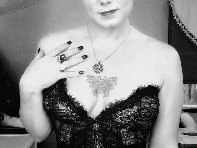 I'm online right now on Skyprivate - pay-per-minute system for Skype live shows. Call me right now in