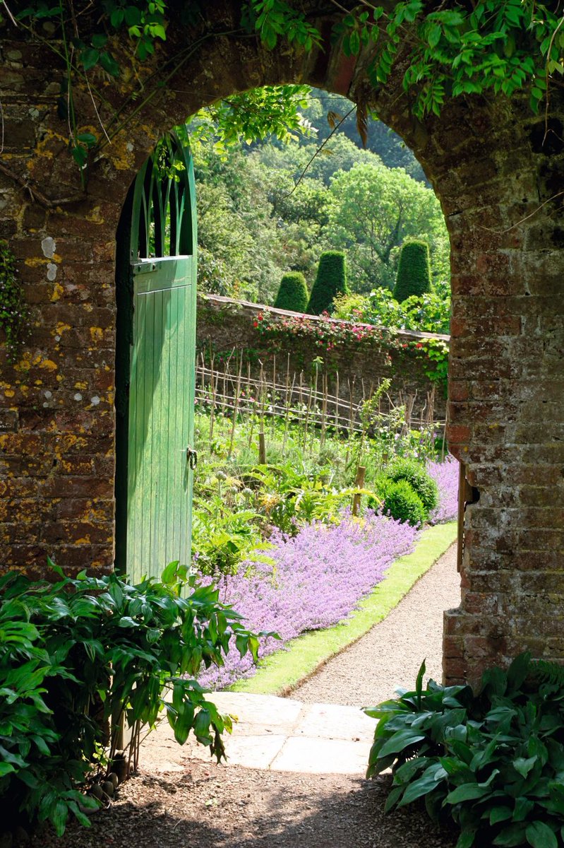 Lancaster Footlights presents The Secret Garden
13th - 18th June
lancastergrand.co.uk/the-secret-gar…
Based on the novel by Frances Hodgson Burnett
#lovelancaster #lancastergrand
