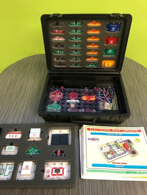BrentwoodEIPS's tweet photo. New Makerspace activity in the Commons Area. Electronic Snap Circuits #eips #Makerspace #commonsarea https://t.co/SG4zoS6Ehd