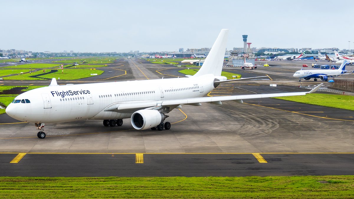 Indian_Spotter's tweet photo. 𝗔 𝗠𝗮𝗹𝘁𝗲𝘀𝗲 𝗣𝗿𝗲𝗶𝗴𝗵𝘁𝗲𝗿! 🇲🇹
@Airbus #A330-203 (9H-BFS) of @FlightService_ (op. by Malta-based @MalethAero ) seen here as it departs Mumbai for Delhi as 𝘿𝘽1102.✈️
#flightservice #malethaero #airbus #preighter #avgeek #planespotting #aviation #aircargo https://t.co/TyU2E2K25m