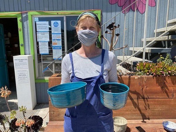 noevalleynotes's tweet photo. Back by popular demand ... Karen Wiederholt will be holding a sidewalk pottery sale 378 27th St. (one house down from #SlowSanchez) in #NoeValley this Sunday, Nov. 21st, from 12-3. Weather report looks good. Come on by. https://t.co/peQXvnw8uQ