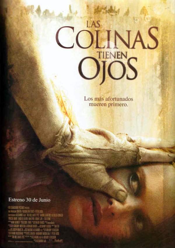 AdictoTerror's tweet photo. "Las Colinas Tienen Ojos" (2006) es uno de esos casos en los que el remake es mejor que la cinta original.

Una película de terror sádica, con mucho gore, muy divertida, con un buen guión... No llega a obra maestra, pero sí que me parece un film muy recomendable.

📽️👻🏜️ 8/10 https://t.co/EghoxxK0lF