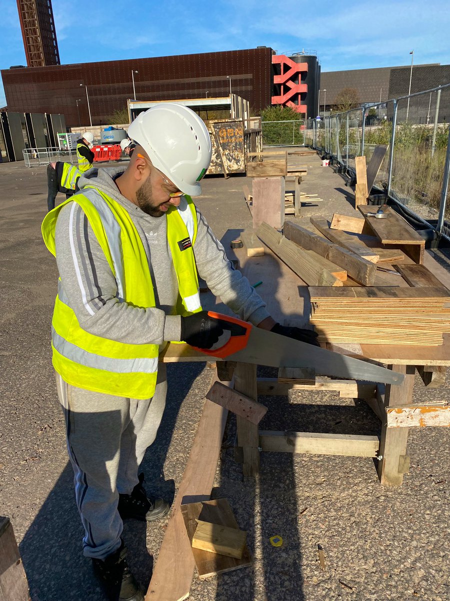 skillscentreltd's tweet photo. Here’s our formworks pre-apprenticeship learners in action at our Build East centre. 

❓Looking for a career in construction? 
❓Need help upskilling yourself in the industry?

💥 Get in touch- we can help you all the way! https://t.co/2oEJXCnODO