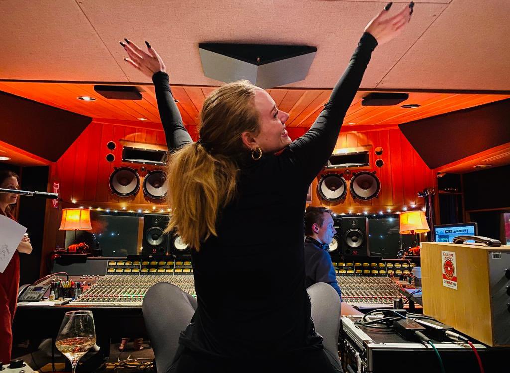 It was a ride, so I threw my arms up and screamed! Love you all ♥️ adele.lnk.to/30outnow
