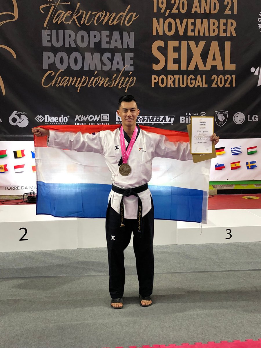 TaekwondobondNL's tweet photo. Joel van der Weide Europees kampioen Poomsae! 🥇🥋#Taekwondo #multiplechampion https://t.co/Ha6Ix1PWOO