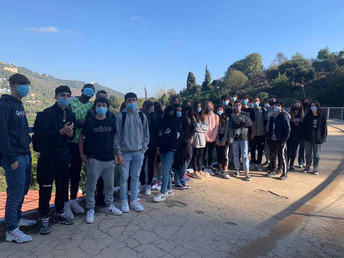 escolapiabalmes's tweet photo. CAMINADA PER LA PAU!. Avui els grups de 4t d'ESO hem fet la caminada per la pau que cada any organitza l'@escolapiacat Una estona de convivència i contacte amb la natura per la carretera de les aigües
#ESOEPB https://t.co/H5wkJ6AhxA