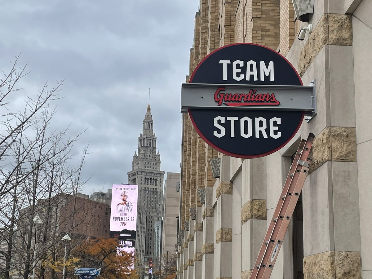 brookbanktv's tweet photo. You hate to see it.
How big Guardians roll out started in #Cleveland — versus how it’s going. https://t.co/2vPsGsoJue
