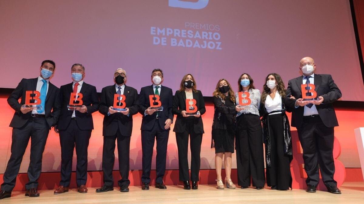 Gracias a el periódico La Crónica de Badajoz y al jurado de los premios Empresario de Badajoz, por conceder a Lycolé (Cosmética Natural de Licopeno) el premio al Emprendimiento. 
¡Enhorabuena al resto de premiados! Felices de compartir una noche tan especial con todos vosotros.