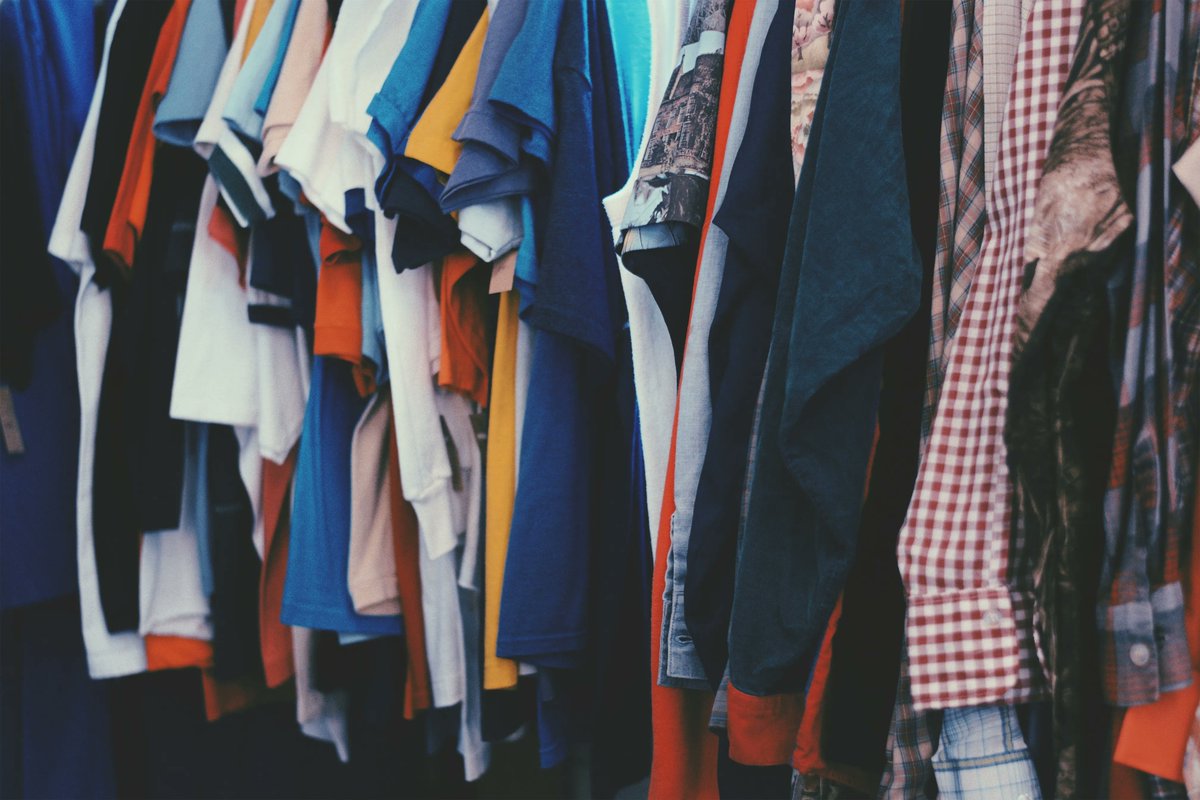 laundrovan's tweet photo. Wash clothes less often. You can wear most shirts twice. Shirts especially if you wear an undershirt. In theory, you can put your jeans in the freezer to keep them fresh. #hack #tip #laundrytip #laundry #laundrovan #washdryfold #pickupanddelivery #ColoradoSprings #Delivery #COS https://t.co/Wv7s8NScvq