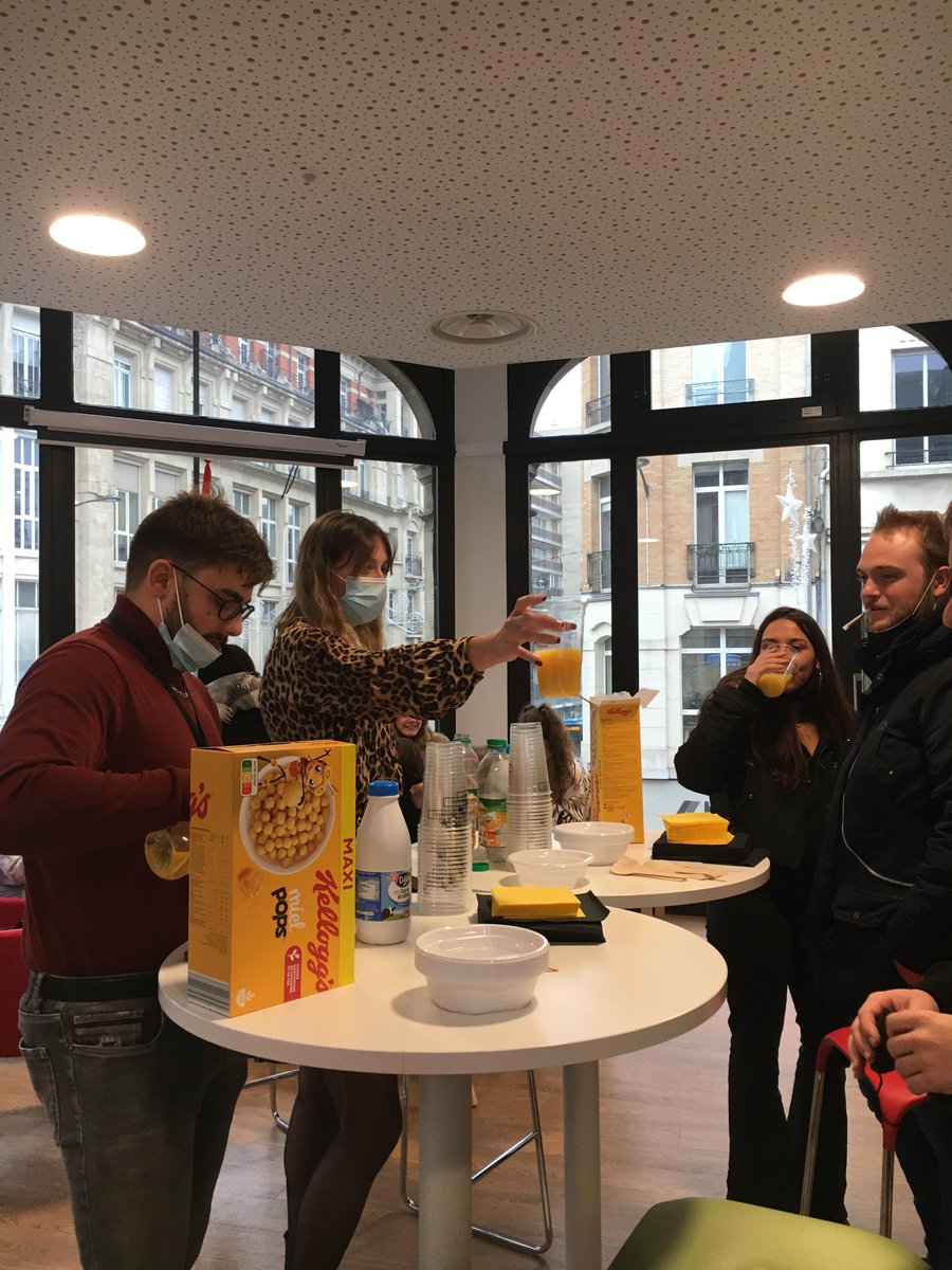 MS_Reims's tweet image. La campagne BDE bat son plein sur le campus ! Petit déjeuner, virgin cocktail, tournoi de jeux vidéos... tout est mis en place pour animer les journées de cours et séduire l'ensemble des étudiants 😉