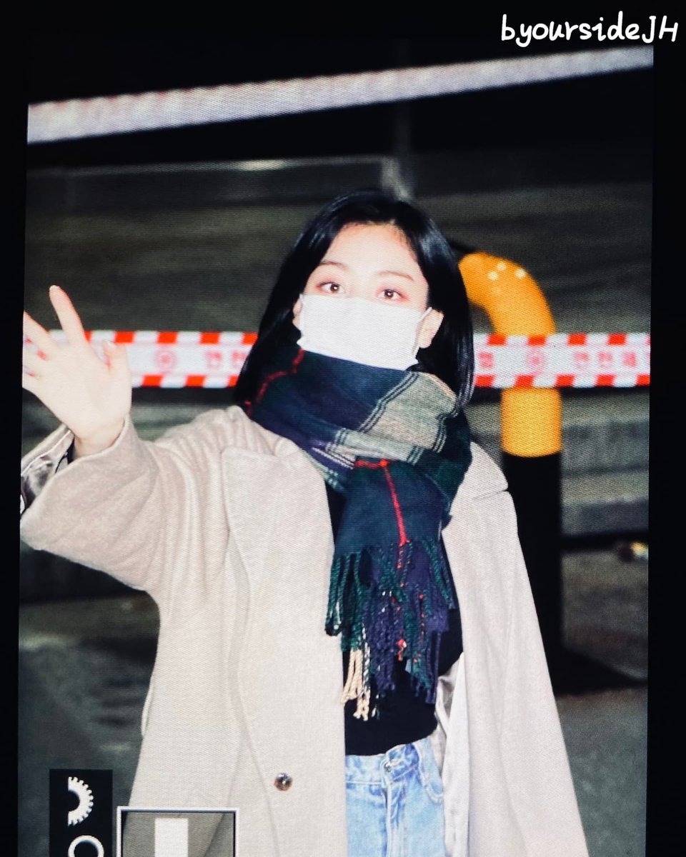 ByoursideJh's tweet photo. 211119 퇴근
@JYPETWICE 
#TWICE #트와이스 #トゥワイス  #지효 #JIHYO #ジヒョ https://t.co/iyJOTBuQ25