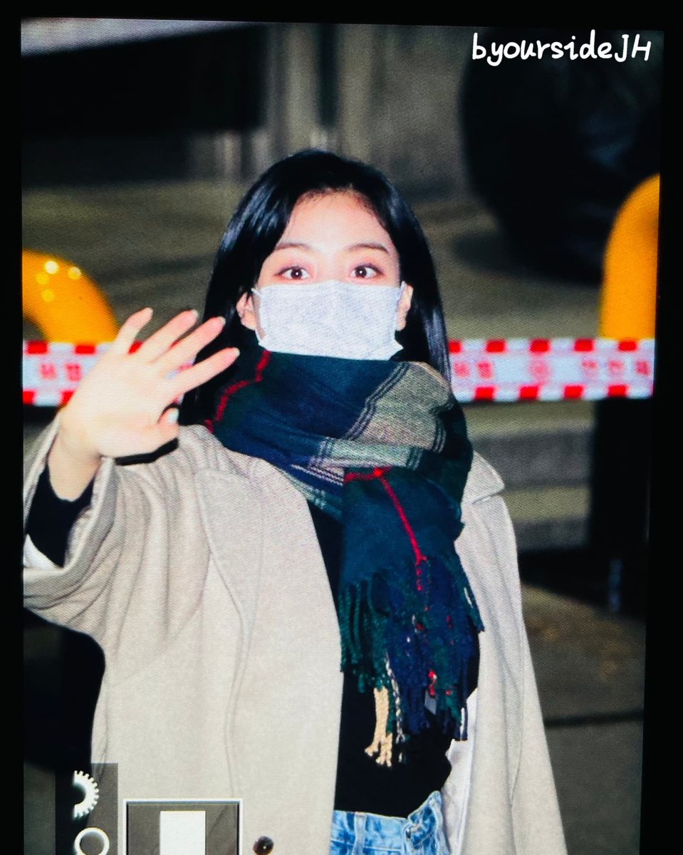 ByoursideJh's tweet photo. 211119 퇴근
@JYPETWICE 
#TWICE #트와이스 #トゥワイス  #지효 #JIHYO #ジヒョ https://t.co/iyJOTBuQ25