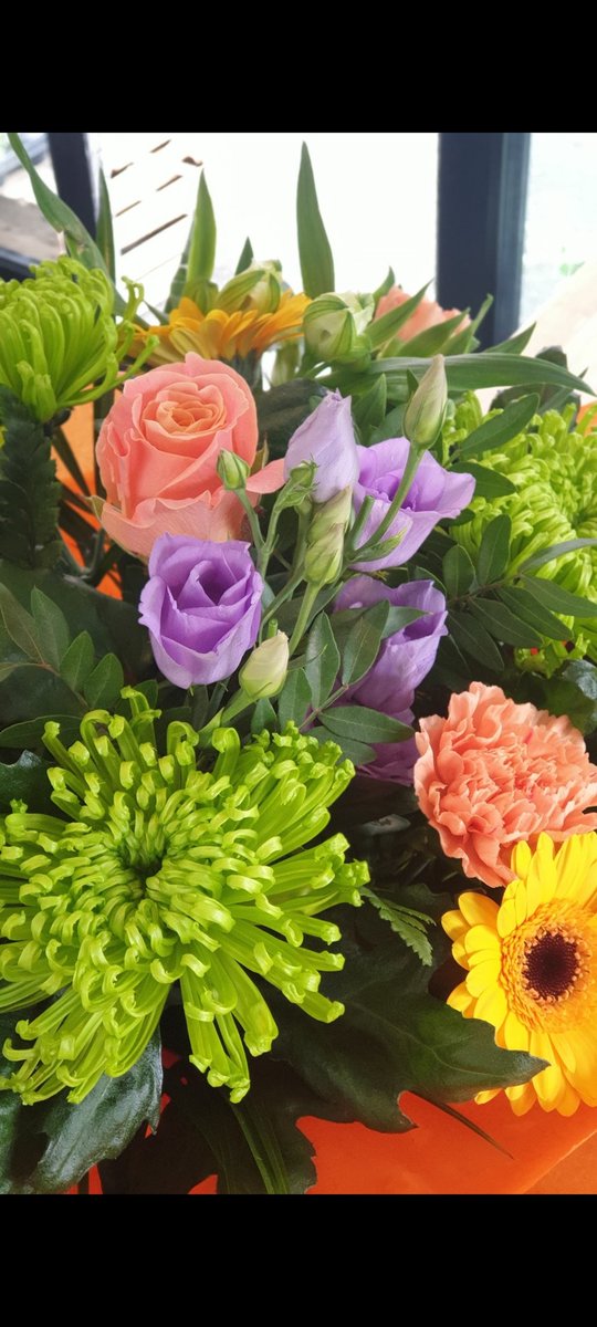 Branchflorist's tweet photo. Weekend delivery still available order online 

https://t.co/qJqsSIamZc 

#happyfriday #haveagreatweekend #flowersfortheweekend #orderfordelivery https://t.co/f02tS0510o