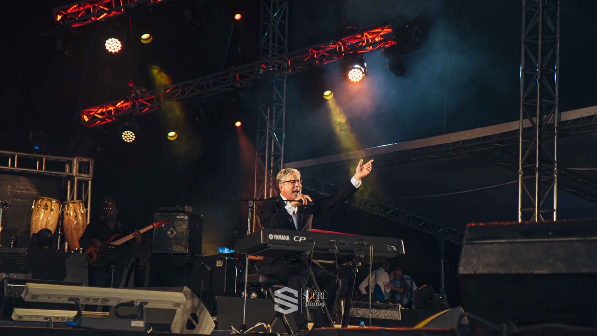 suurustudios's tweet photo. Reliving some exciting moments from #te11 & #te12 . #Swipeleft to see more pictures 🤩
Frames 2 - 8: @timgodfreyworld @onosariyo
@donmoen @gabrieleziashi @smokienorful @topealabi01 @Donnieradio
So which is your favorite frame?
#TE16G #TheExperience16 #TheExperienceGlobal https://t.co/agssJQ7Obn
