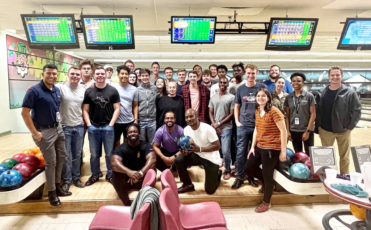 mgaaviation's tweet photo. MGA Alumni and current @RepublicAirways First Officers Danny &amp; Madeline, hosted a bowling party in Dublin last night for our students. Great turn out! https://t.co/tRC0P9yx5R