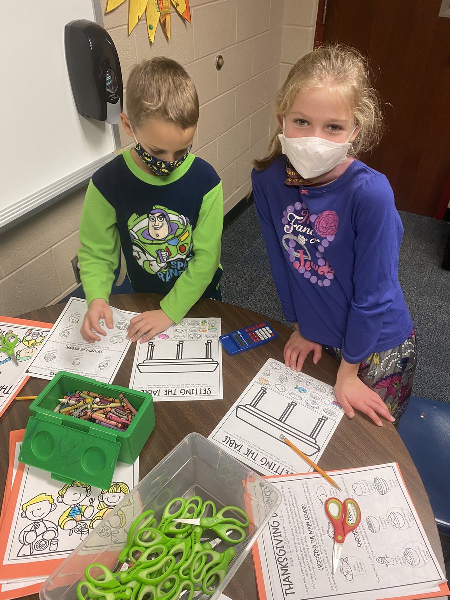 TOverton71's tweet photo. These 2nd graders did such a great job planning, estimating and calculating their Thanksgiving dinners! Next year they will be ready to do all the grocery shopping for Mom and Dad!🦃🍁 @GAvery_SU @SunflowerSMSD @KalisRyan @theSMSD https://t.co/66W7Cx1Xbo