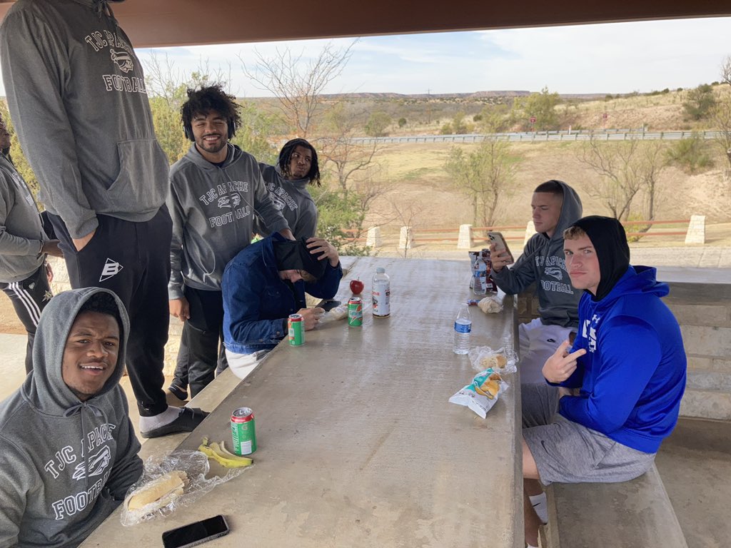 CoachTLouis's tweet photo. #Apaches on the road to the #SWJCFC Championship! https://t.co/tAOHpM83Cq