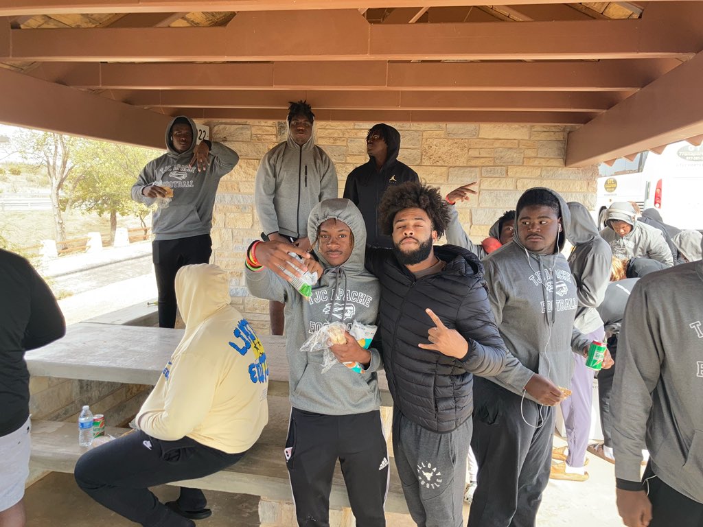 CoachTLouis's tweet photo. #Apaches on the road to the #SWJCFC Championship! https://t.co/tAOHpM83Cq