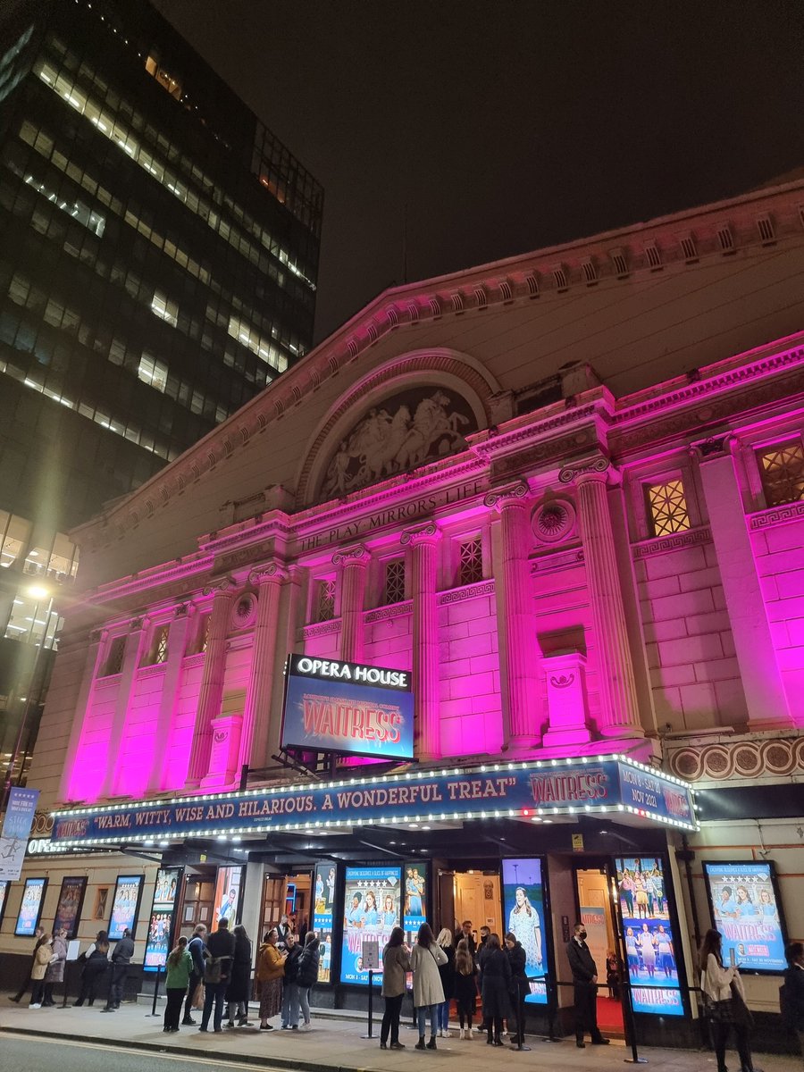 KatR93's tweet photo. I figured out my twitter password after months and I'm back at a musical, that's the tweet. @WaitressUK @B3ndy1 https://t.co/DoMrFbnF8o