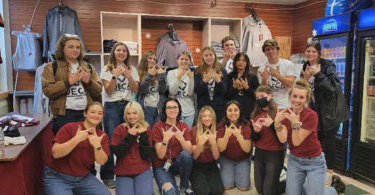 CHSCougarsDECA's tweet photo. Our officer team got the amazing opportunity to collaborate with Badger Deca! We finished the day at Inspired Coffee and Lake Geneva Clue Room! This was a very fun day learning about leadership, SBE, and ways to improve our Deca chapter. 🔹▫️🔹▫️ https://t.co/MhwyrHePeZ