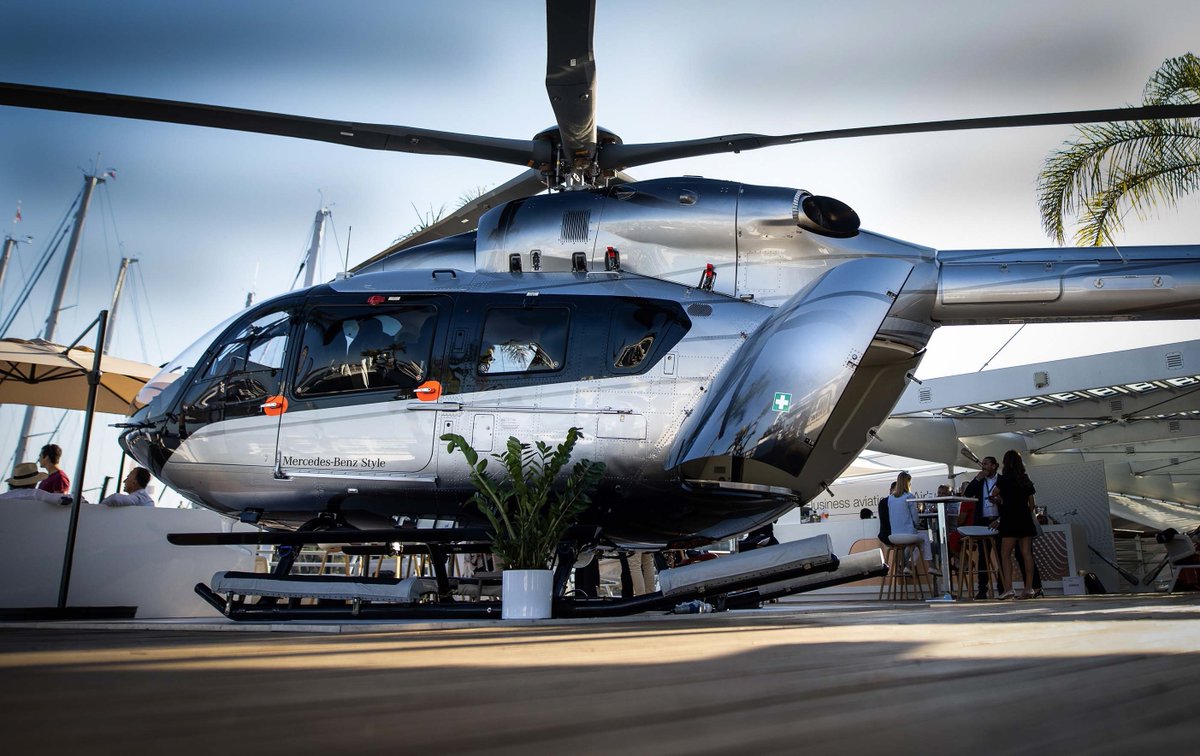 JUSTHELICOPTERS's tweet photo. Airbus and Mercedes-Benz Design team takes ACH145 helicopter collaboration into new era.
📷: Adrien Daste / Airbus
#Helicopter #Pilot #Helicopters #Pilots #HelicopterPilot #MercedesBenz #Airbus #AirbusHelicopters #ACH145 #Rotorcraft #RotorcraftPro https://t.co/FrtYVBHCE4