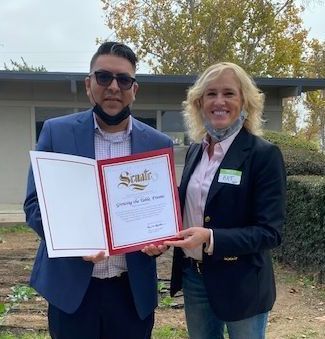 kattaylor's tweet photo. Thank you, Luis Martinez, for joining us at Fresno's @growingthetable Day of Service. We appreciate @CASenCaballero's office for supporting Fresno's efforts to create a more resilient and equitable food system post-COVID #growingthetable https://t.co/LoBEggLdkt