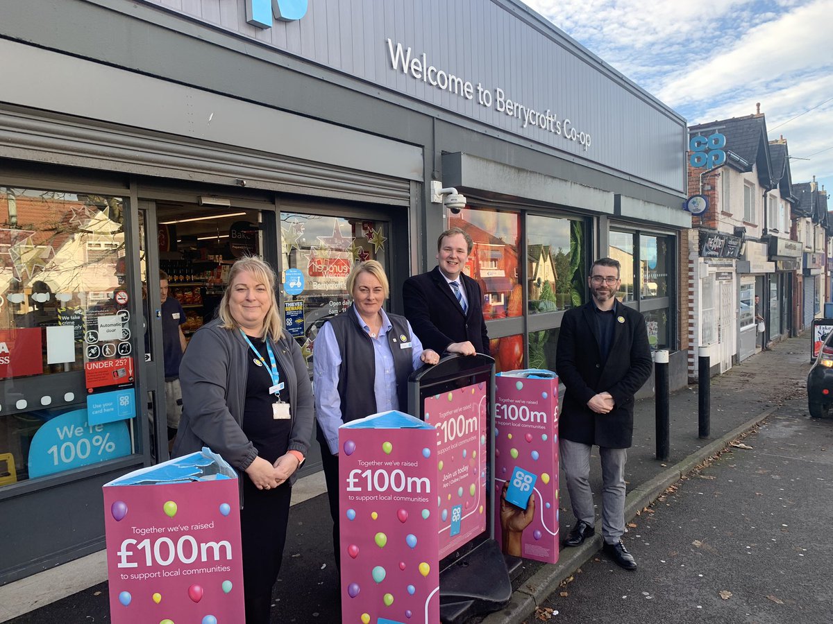 Fab visit with <a href="/William_Wragg/">William Wragg</a> &amp; <a href="/dandavidlee/">Daniel Lee</a> thank you sooooo much for taking time to speak to the store team and telling them you will stay for as long as we liked. Excited to work together going forward and making the community and stores safer places to be #ItsWhatWeDo